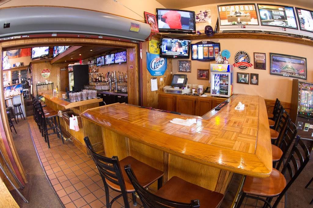 Peppers Grill & Sports Pub | restaurant | 620 E 18th St, Cedar Falls, IA 50613, USA | 3192669394 OR +1 319-266-9394