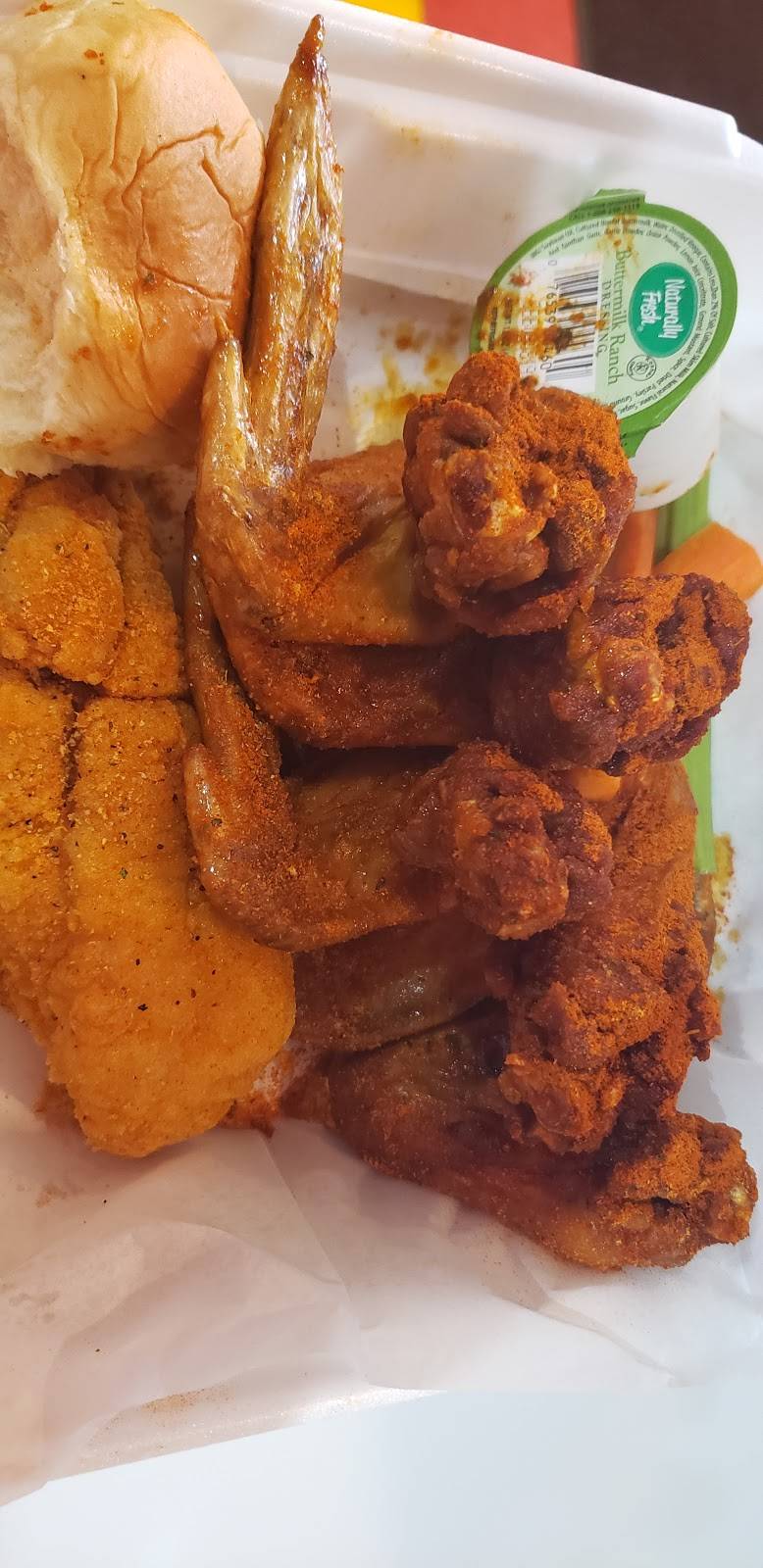 Bones Wings | restaurant | 5727 Raleigh Lagrange Rd, Memphis, TN 38134, USA | 9018336255 OR +1 901-833-6255