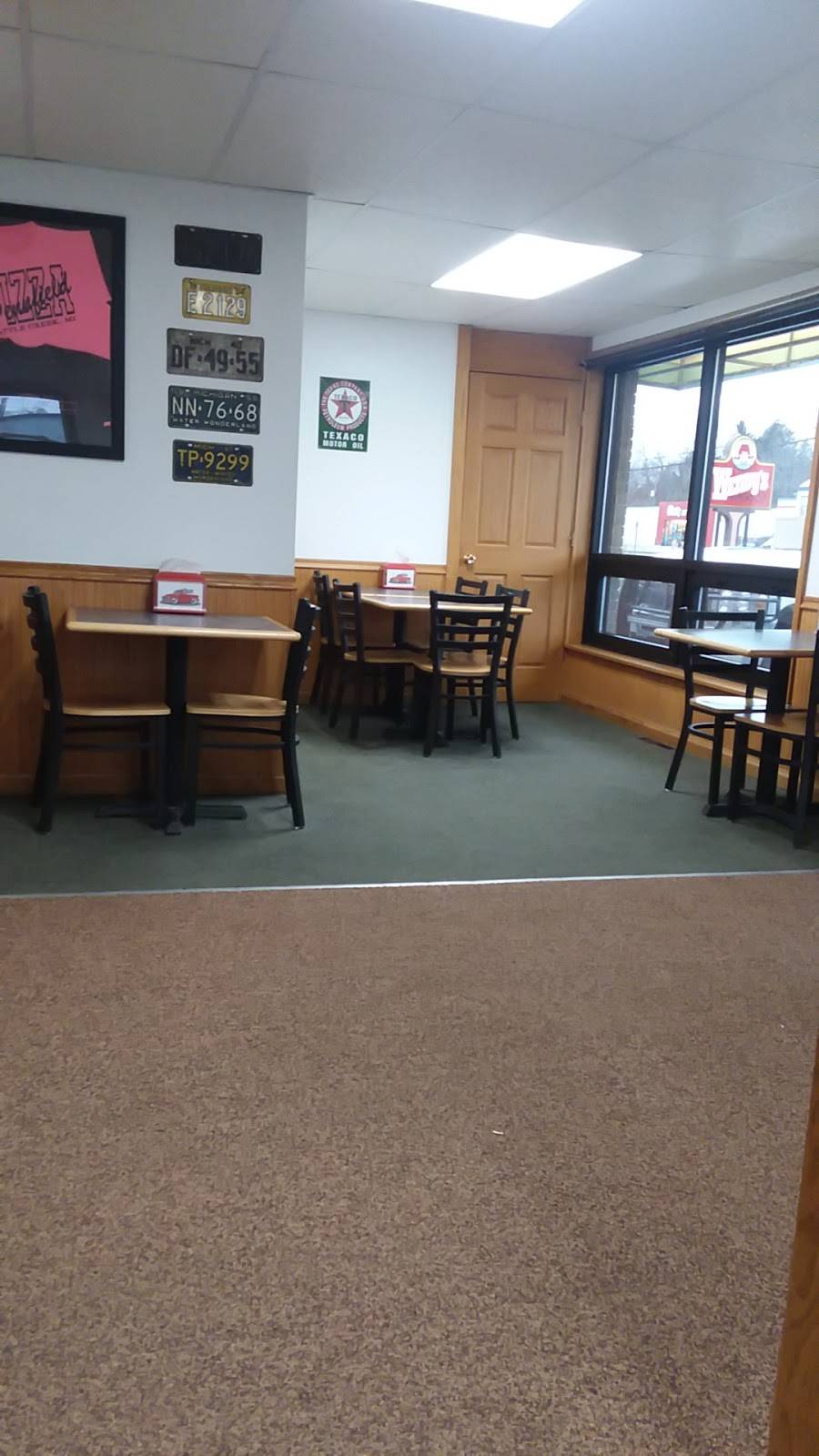 Pennfield Pizza | restaurant | 1432 Capital Ave NE, Battle Creek, MI 49017, USA | 2699649465 OR +1 269-964-9465