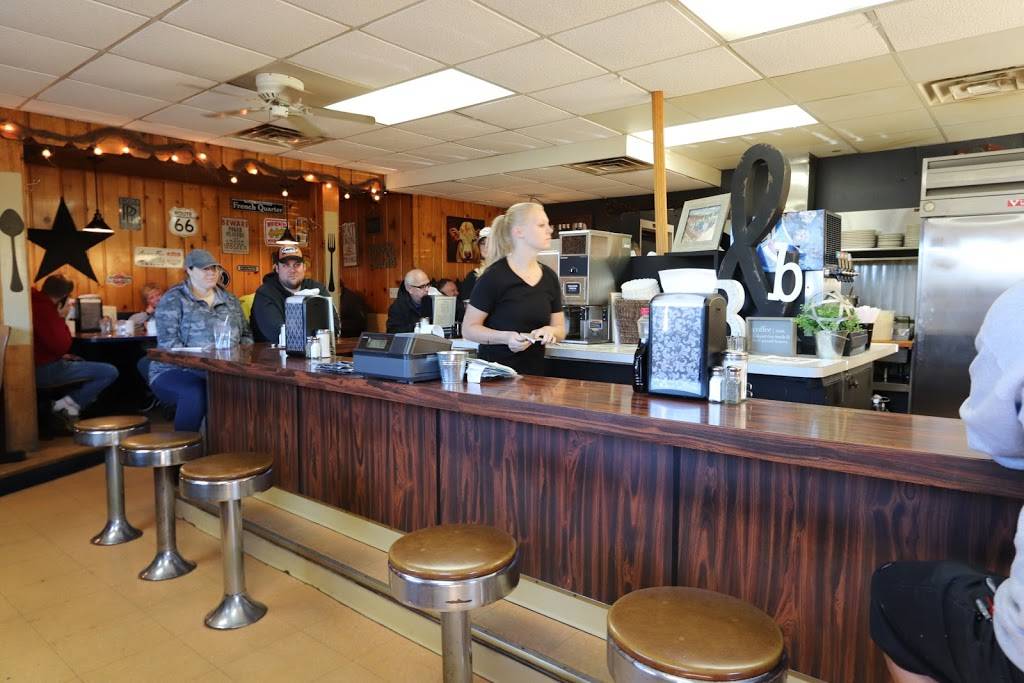 B & B Cafe | restaurant | 321 Sibley St, Albert Lea, MN 56007, USA | 5073731921 OR +1 507-373-1921