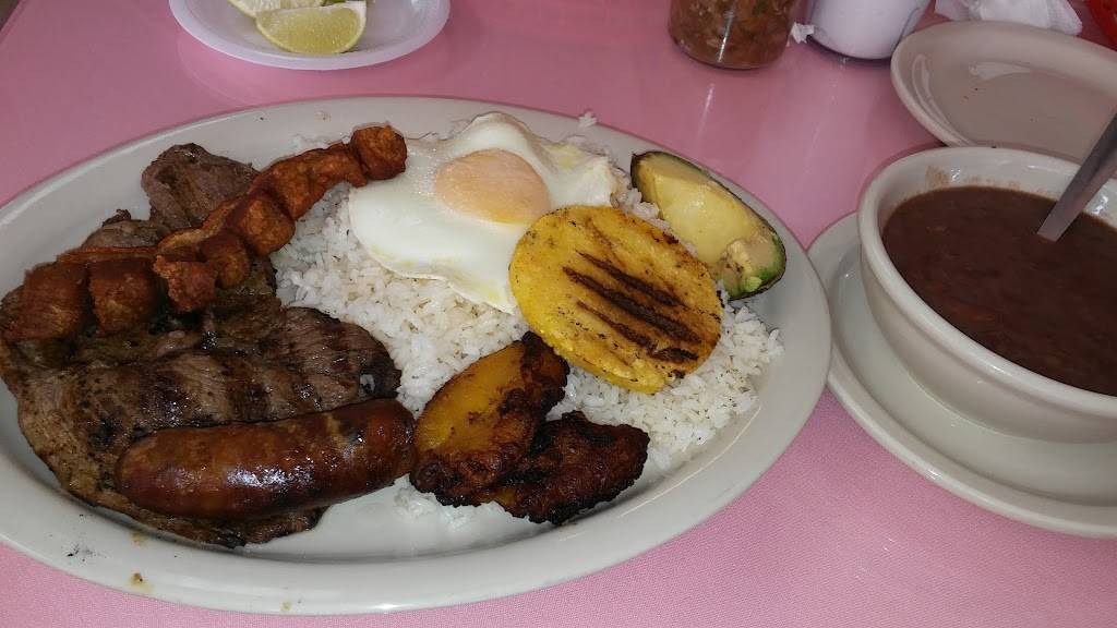 Colombian Empanadas Richmond | bakery | 9402 Richmond Ave, Houston, TX 77063, USA | 7139751877 OR +1 713-975-1877