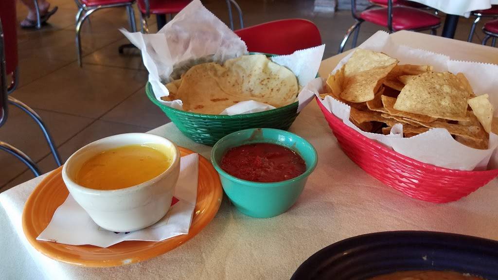 Rosies Mexican Cantina | restaurant | 6196 University Dr NW, Huntsville, AL 35806, USA | 2569221001 OR +1 256-922-1001