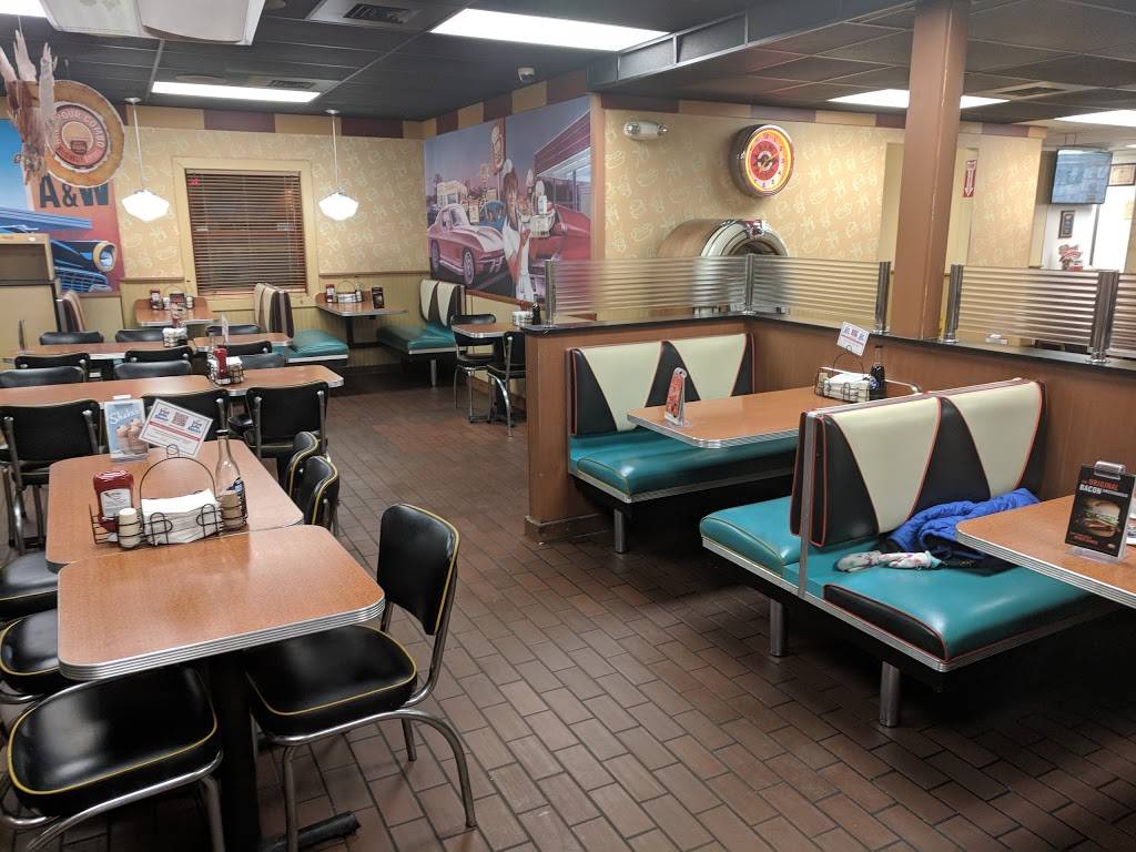 A&W Restaurant | restaurant | 2501 E Oakland Ave, Bloomington, IL 61701, USA | 3096631823 OR +1 309-663-1823