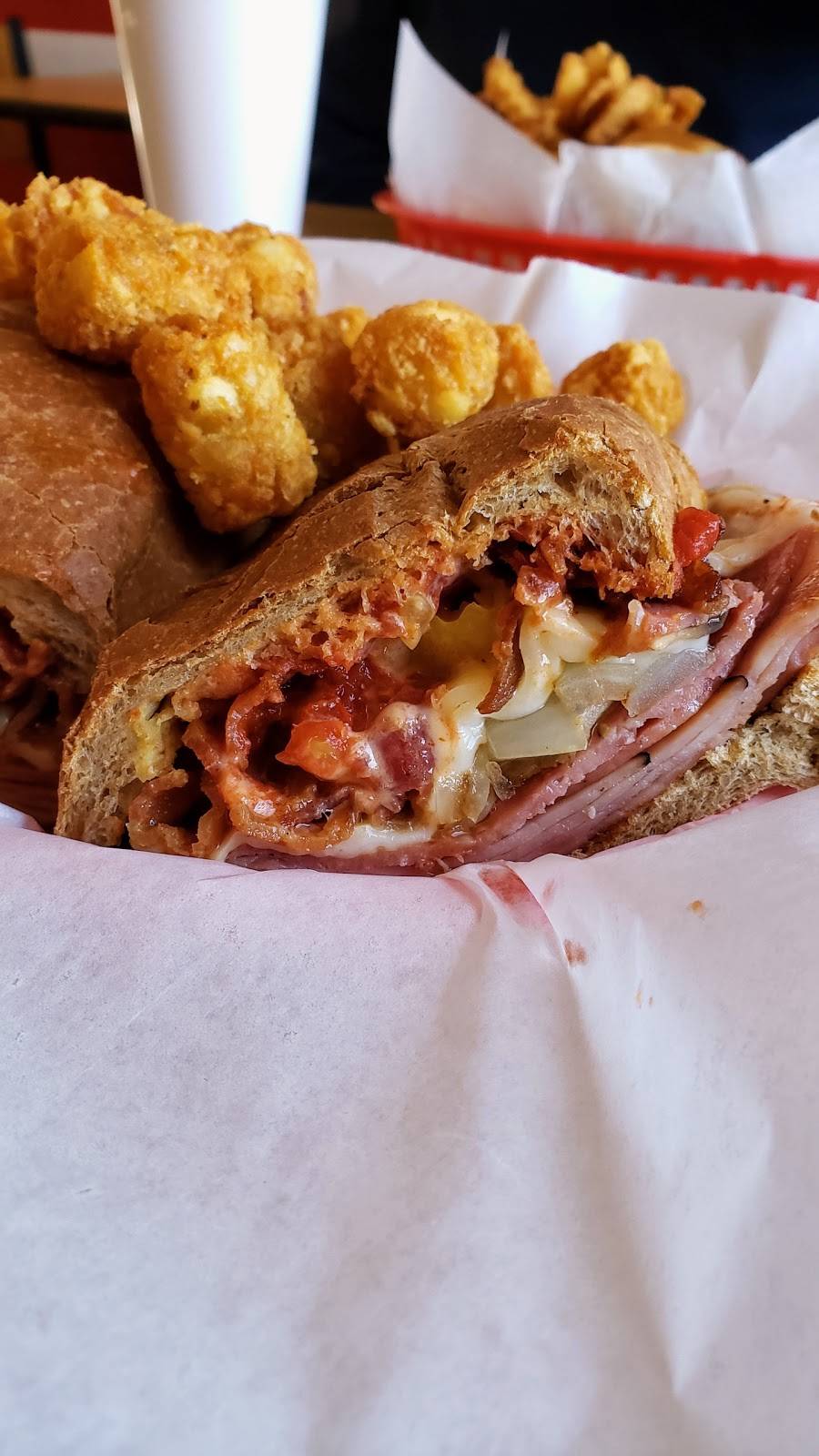 Yellow Submarine | restaurant | 3313 Old Forest Rd, Lynchburg, VA 24501, USA | 4343855357 OR +1 434-385-5357