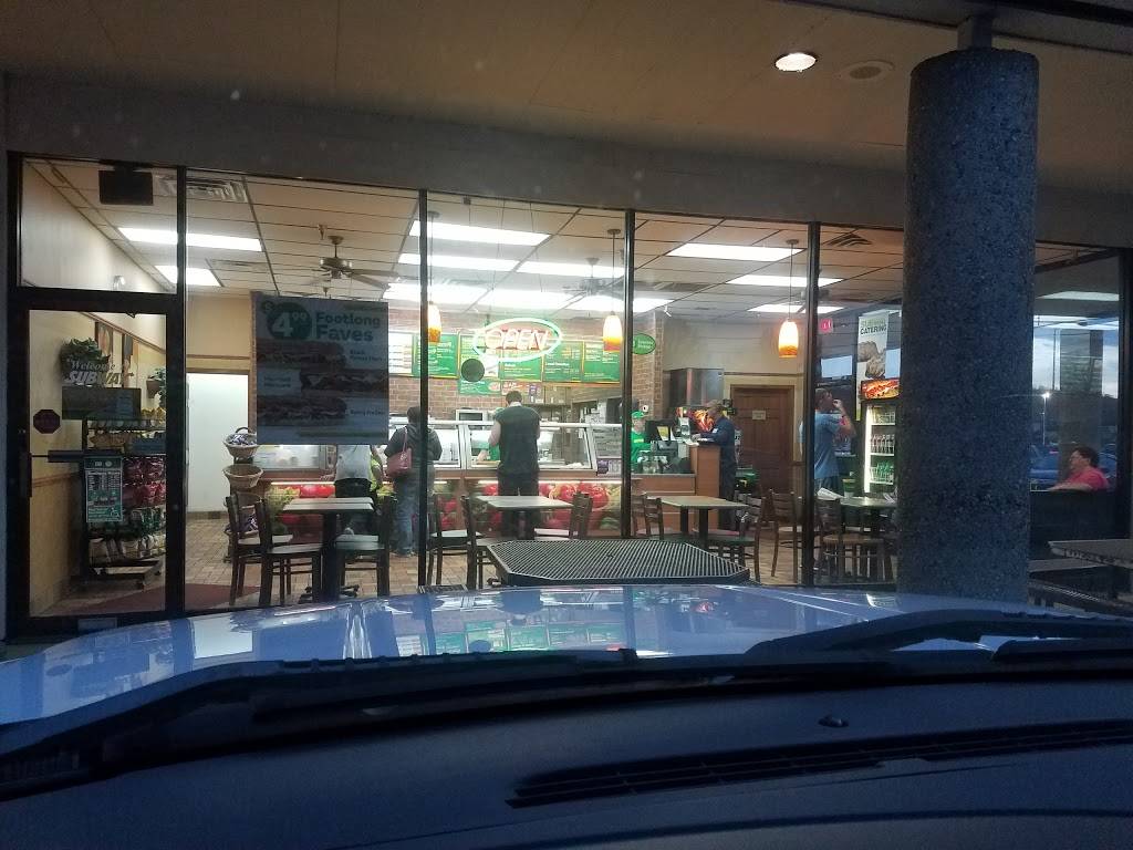 Subway | restaurant | 420 W 4th St, Ceredo, WV 25507, USA | 3044533731 OR +1 304-453-3731