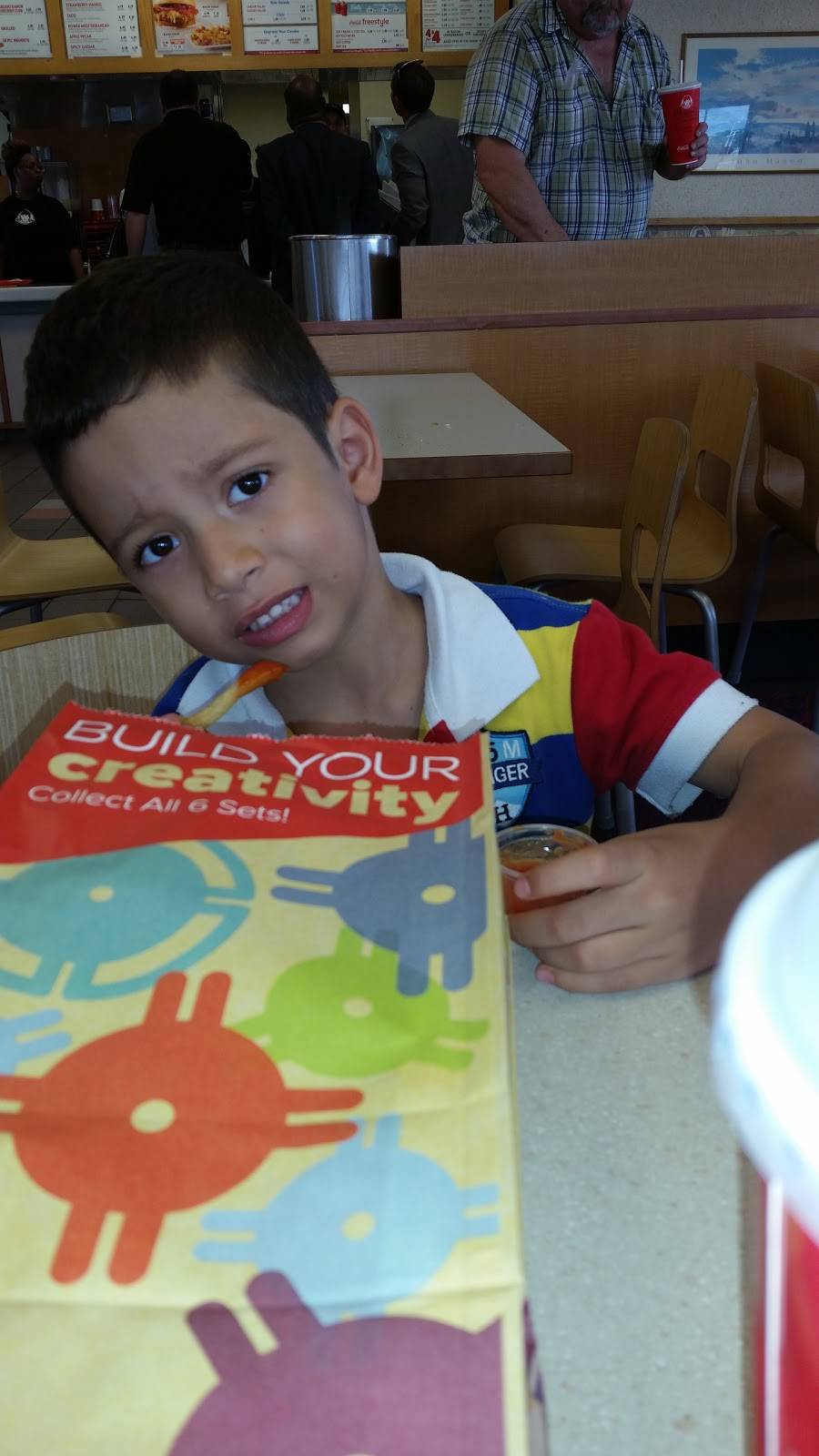 Wendys | restaurant | 240 Maine Mall Rd, South Portland, ME 04106, USA | 2077727656 OR +1 207-772-7656