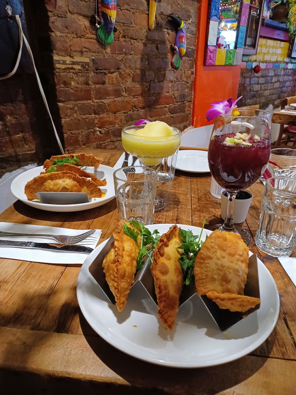 Los Pollitos | restaurant | 499 Myrtle Ave, Brooklyn, NY 11205, USA | 7186366125 OR +1 718-636-6125