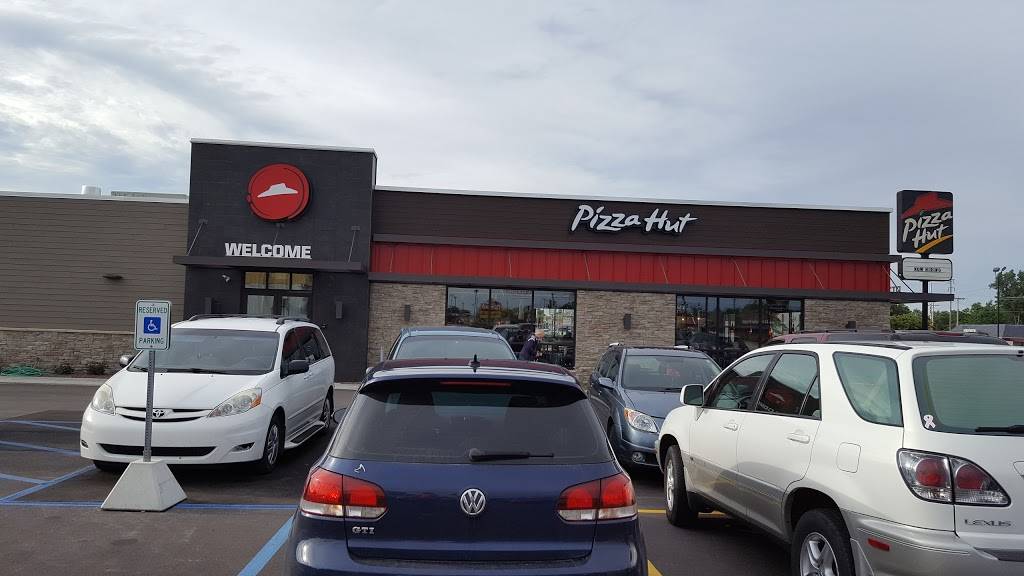 Pizza Hut | restaurant | 609 N 13th St, Decatur, IN 46733, USA | 2607248130 OR +1 260-724-8130