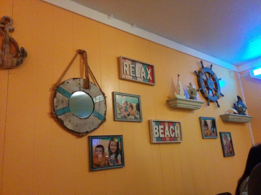 Carolinas Ice Cream Shop And Café | restaurant | 10129 Missouri T, Wappapello, MO 63966, USA | 5732228884 OR +1 573-222-8884