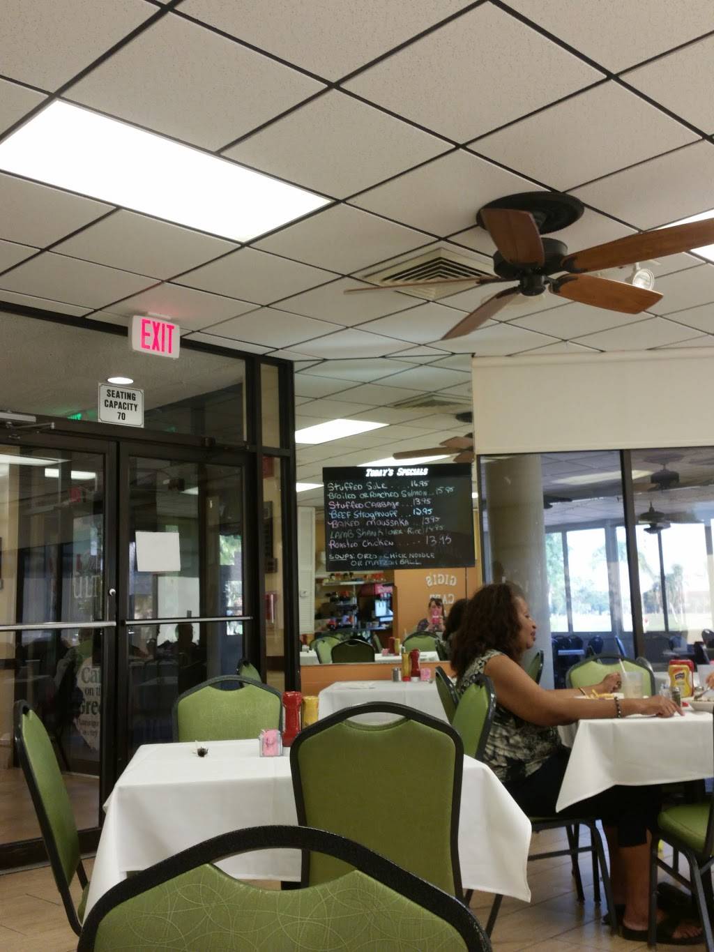 Gigis Cafe | restaurant | 701 SW Flamingo W Dr, Pembroke Pines, FL 33027, USA | 9543918003 OR +1 954-391-8003