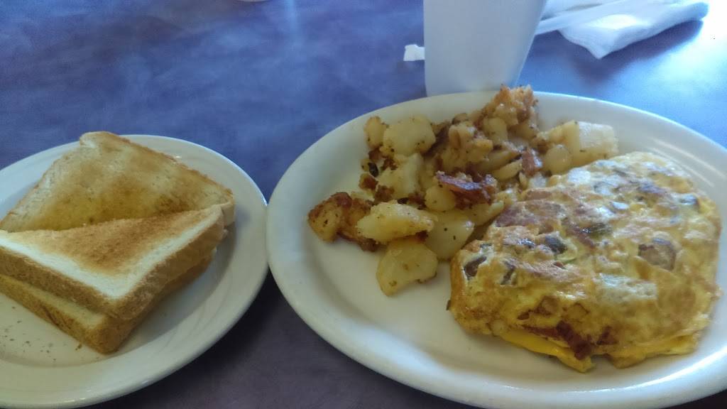 Hashbrowns Cafe | restaurant | 19458 Conant St, Detroit, MI 48234, USA | 3133660433 OR +1 313-366-0433