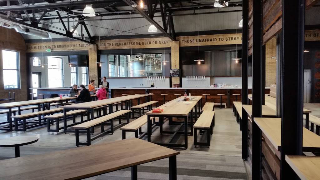 SingleSpeed Brewing Co. | restaurant | 325 Commercial St, Waterloo, IA 50701, USA | 3198833604 OR +1 319-883-3604