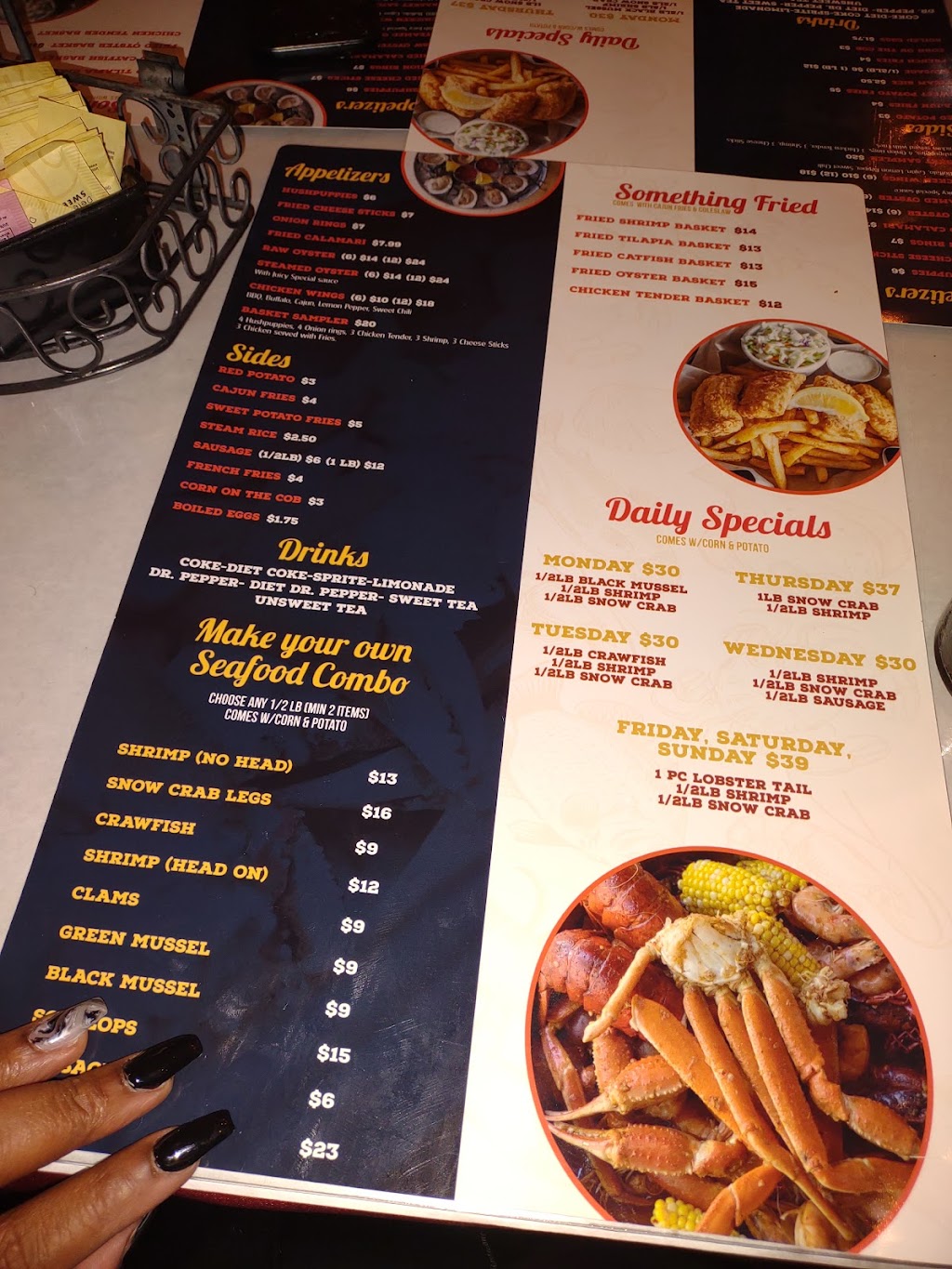 Superior Crab | restaurant | 3419 Pemberton Square Blvd, Vicksburg, MS 39180, USA | 6017385396 OR +1 601-738-5396