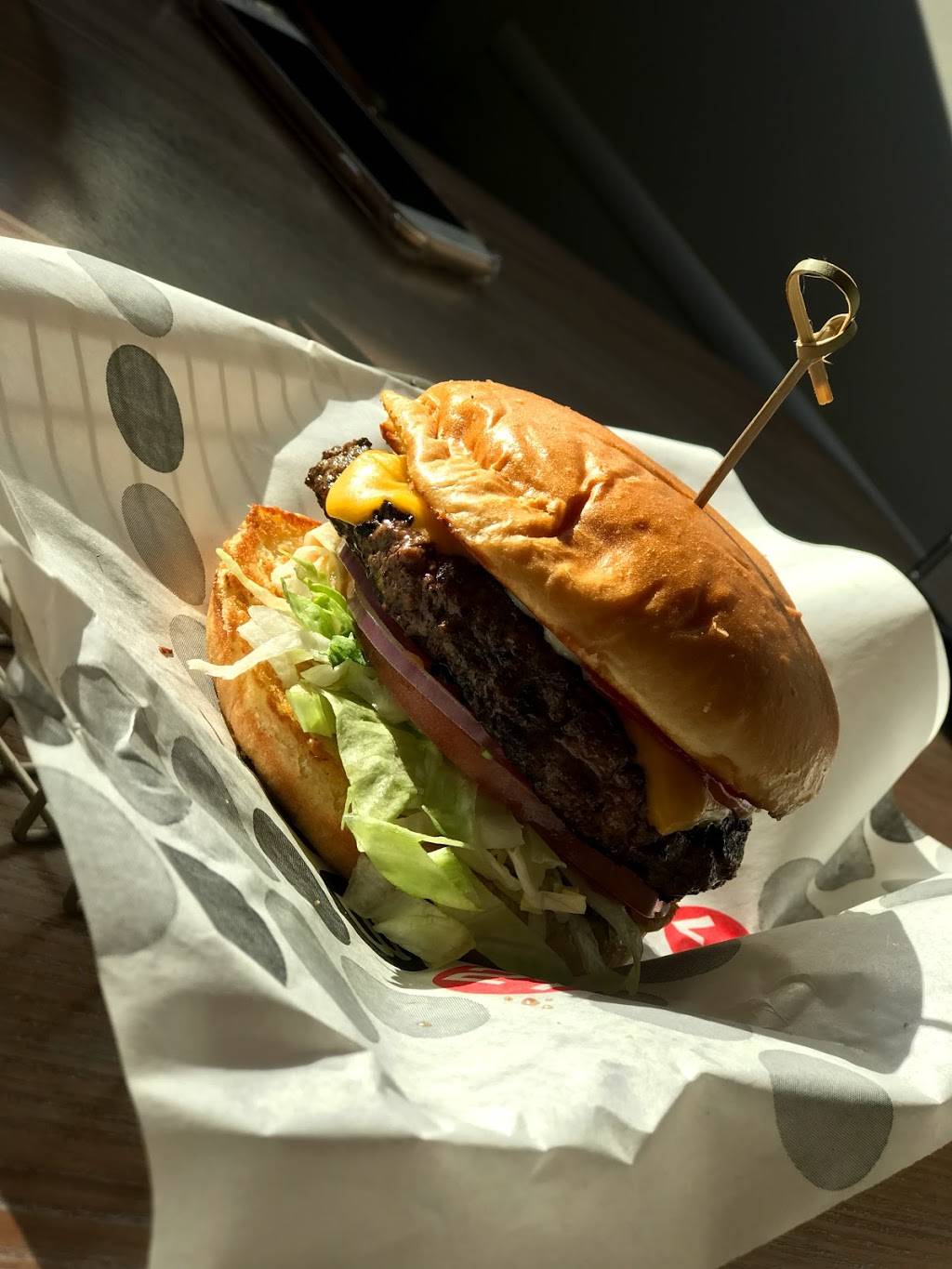 Burger 21 | restaurant | 26425 Novi Rd F, Novi, MI 48375, USA | 2485134333 OR +1 248-513-4333