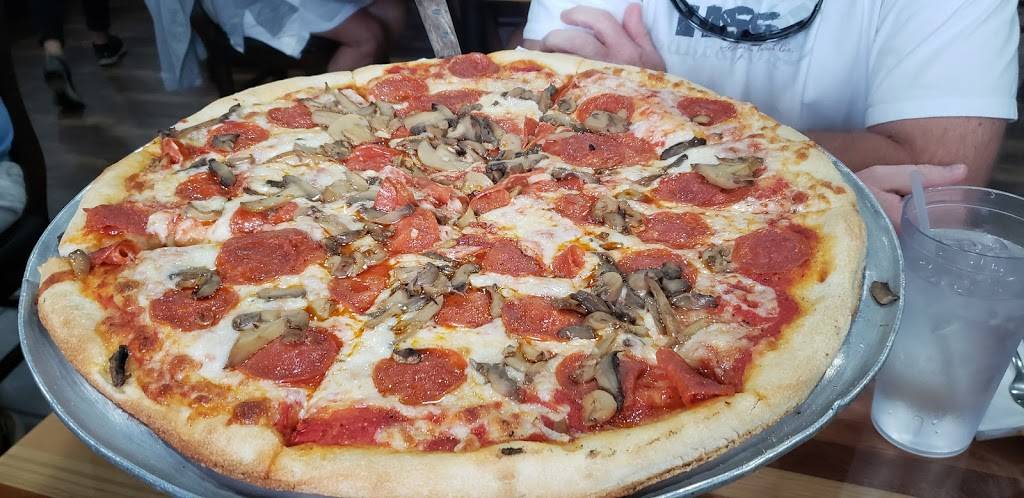 Giuseppes Pizzeria & Italian Cuisine | restaurant | 935 Sebastian Blvd, Sebastian, FL 32958, USA | 7725898508 OR +1 772-589-8508