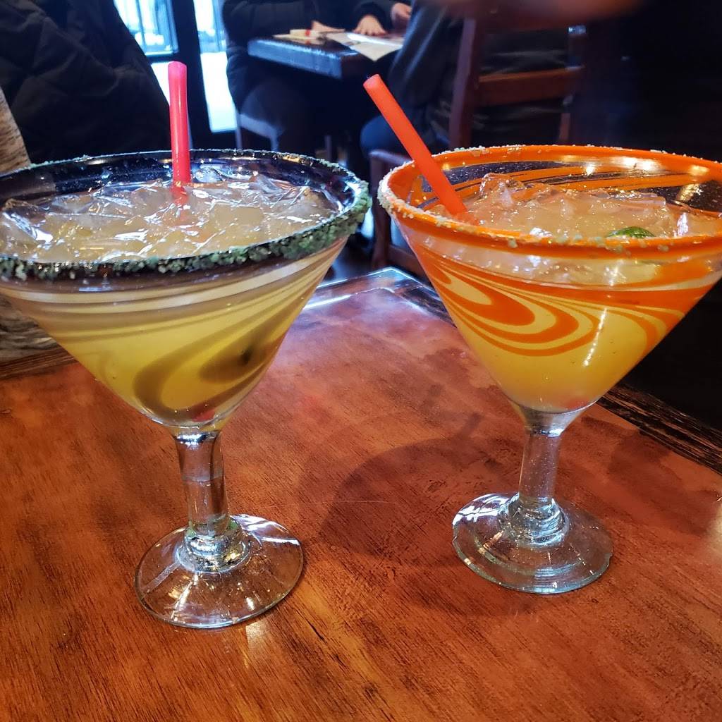 La Mesa Mexican Restaurant | restaurant | 15825 W Maple Rd #102, Omaha, NE 68116, USA | 4025576130 OR +1 402-557-6130