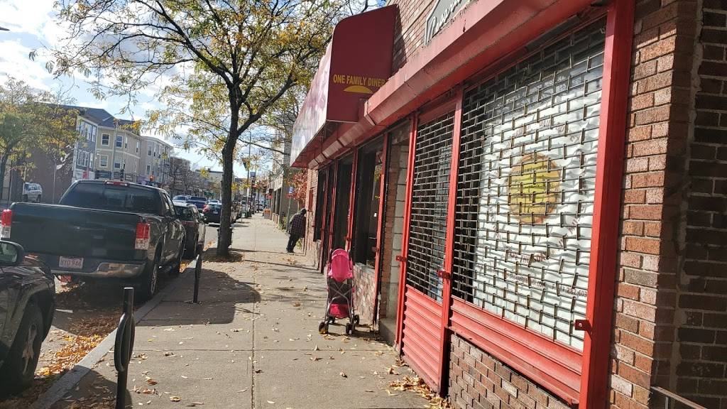 One Family Diner | restaurant | 260 Bowdoin St, Dorchester, MA 02122, USA | 6174361577 OR +1 617-436-1577