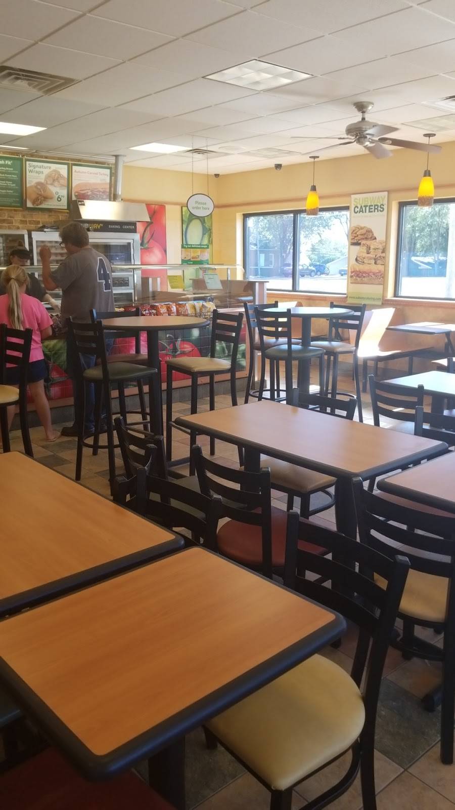Subway | restaurant | 1028 W Galena Ave, Freeport, IL 61032, USA | 8152357827 OR +1 815-235-7827