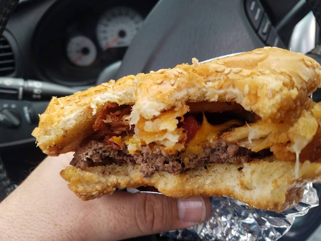 Country Smokin Burgers | restaurant | 213 1st St E, Humble, TX 77338, USA | 2813194680 OR +1 281-319-4680