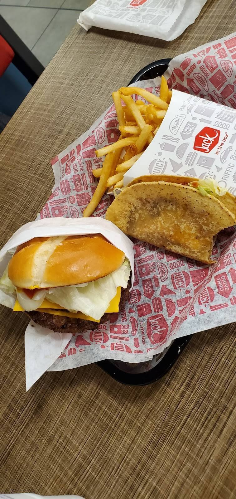 Jack in the Box | restaurant | 917 Academy Dr, Thousand Oaks, CA 91320, USA | 8052414932 OR +1 805-241-4932