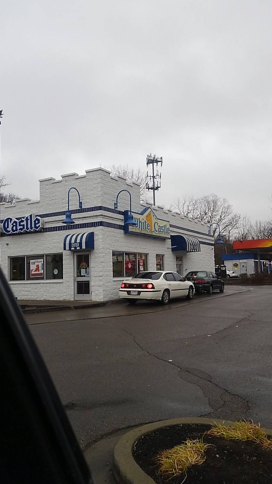 White Castle | restaurant | 64 W Mitchell Ave, Cincinnati, OH 45217, USA | 5136414000 OR +1 513-641-4000