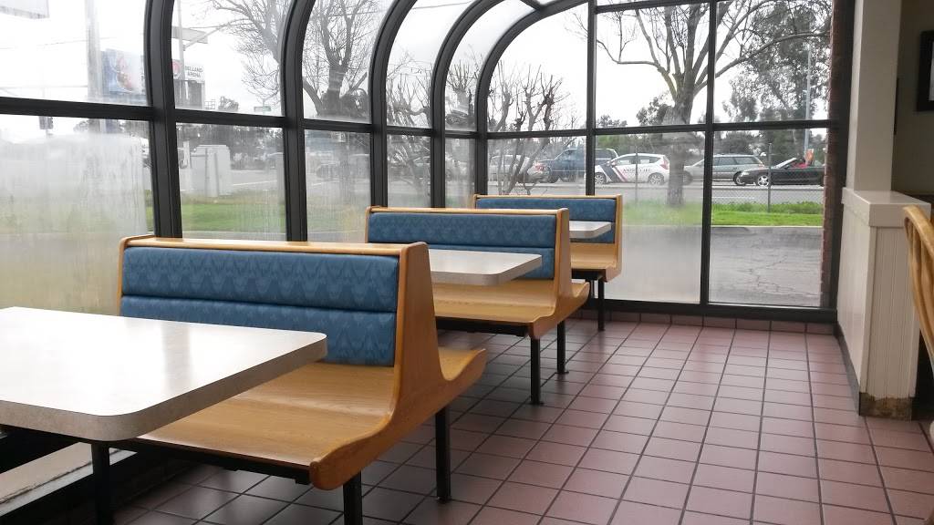 Fosters Freeze | restaurant | 4111 W Swift Ave, Fresno, CA 93722, USA | 5592719575 OR +1 559-271-9575