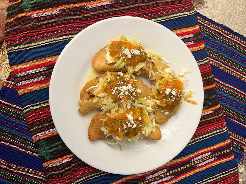 Antojitos chapin food truck | meal takeaway | 1 Palace St, West Haven, CT 06516, USA | 4753086367 OR +1 475-308-6367