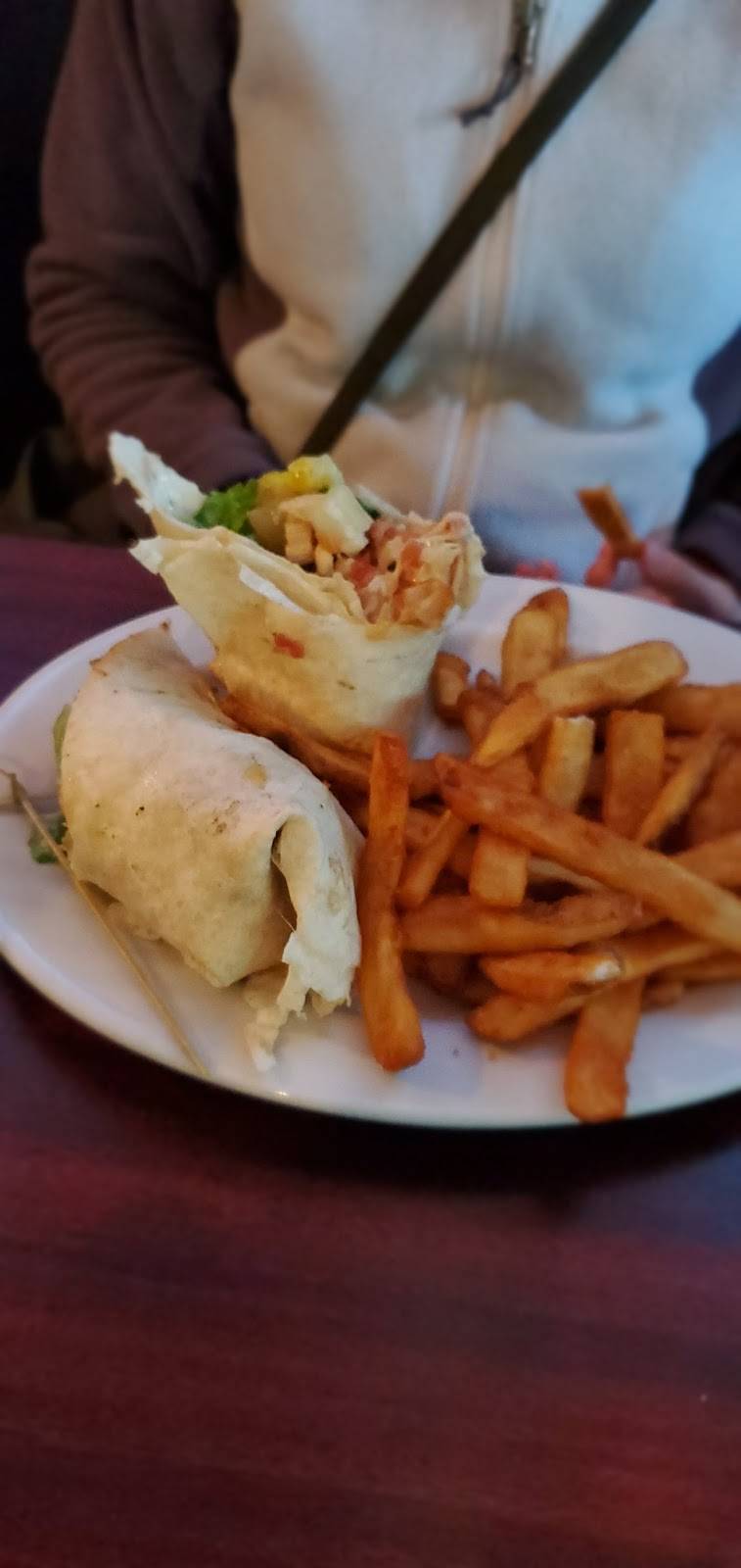 Union Lake Tap | restaurant | 7760 Cooley Lake Rd, Waterford Twp, MI 48327, USA | 2483630400 OR +1 248-363-0400