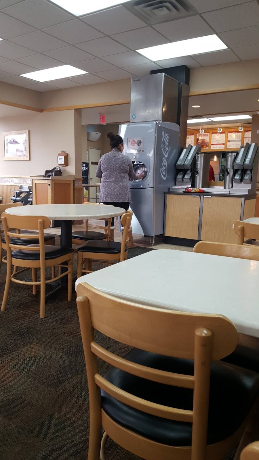 Wendys | restaurant | 1716 E Main St, Richmond, IN 47374, USA | 7659655544 OR +1 765-965-5544