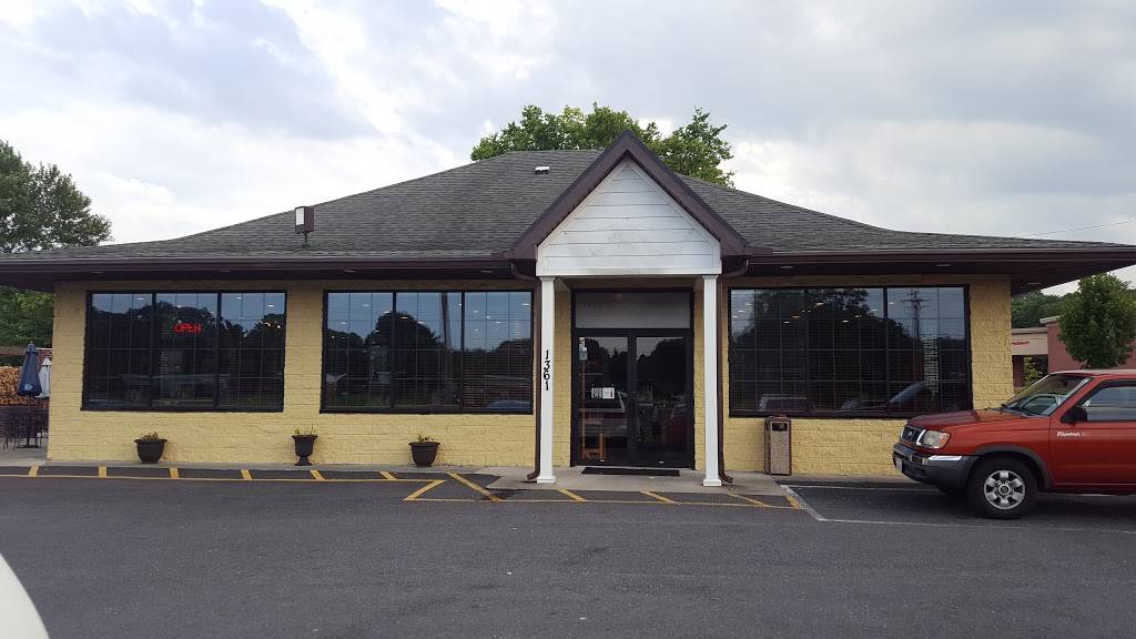 Donatos Touch of Italy | restaurant | 1361 N Frederick Pike, Winchester, VA 22603, USA | 5406679797 OR +1 540-667-9797