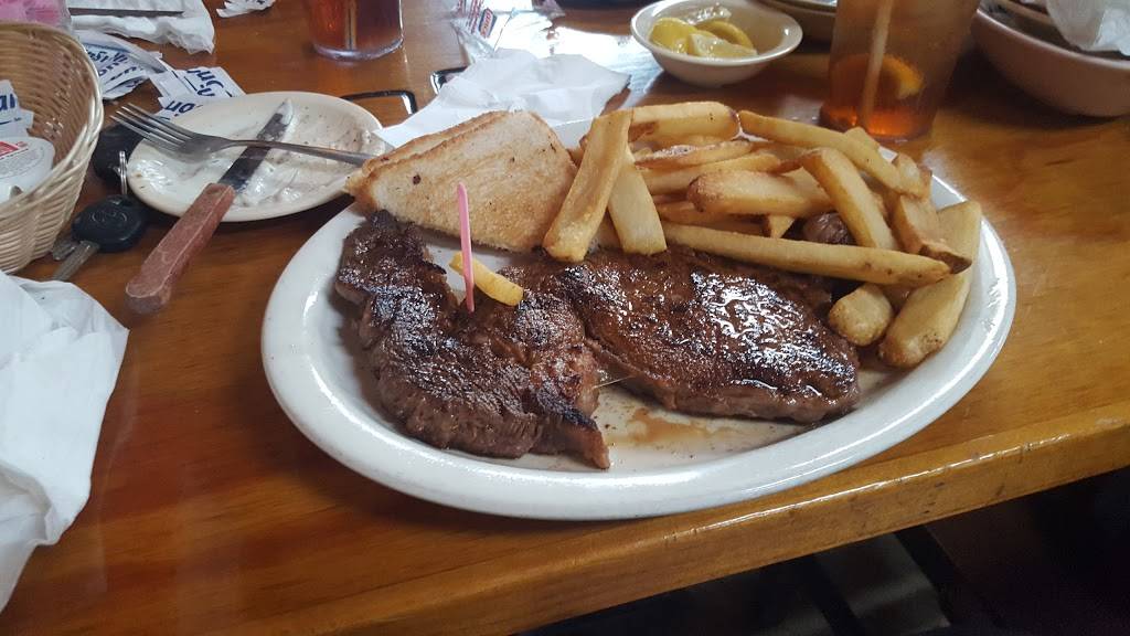 Shortys Place | restaurant | 7901 U.S. Hwy 181 S, Hobson, TX 78117, USA | 8302543322 OR +1 830-254-3322