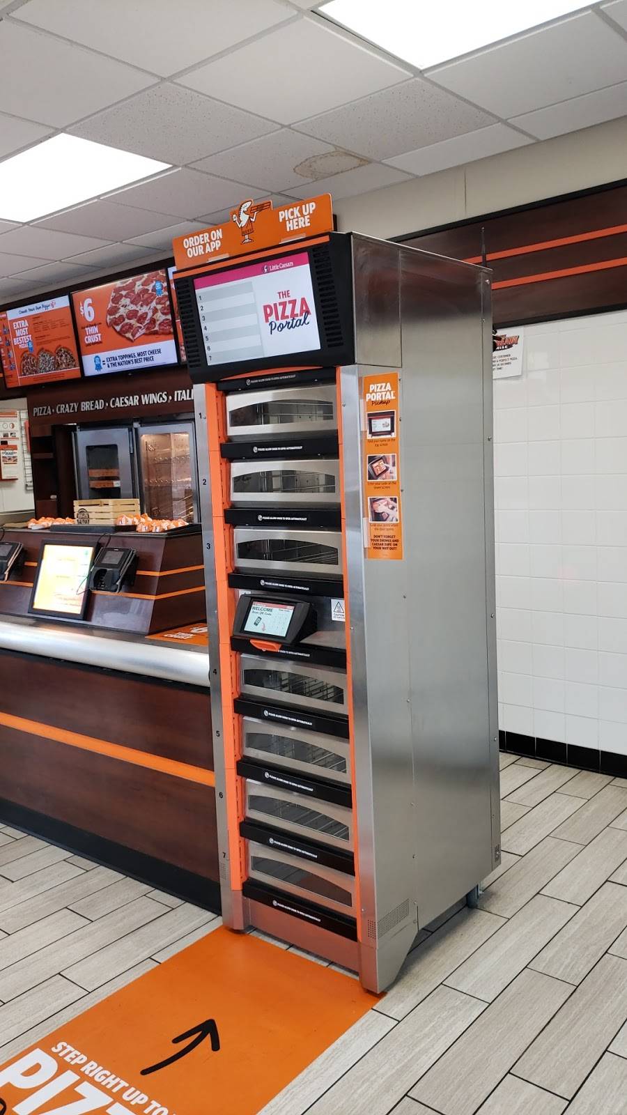 Little Caesars Pizza | meal takeaway | 126 N Valencia Blvd, Woodlake, CA 93286, USA | 5595648550 OR +1 559-564-8550