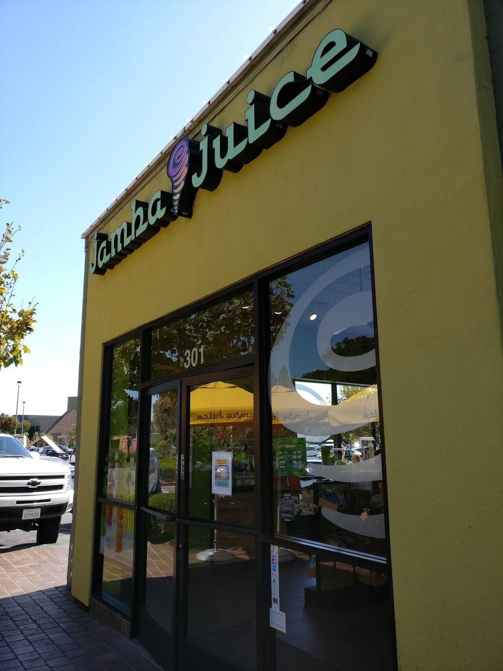 Jamba Juice Greenbrae | restaurant | Shopping Center, 301 Bon Air Center, Greenbrae, CA 94904, USA | 4159258470 OR +1 415-925-8470