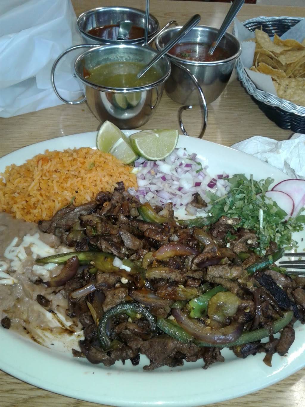 El Buen Valle | restaurant | 4114 W North Ave, Chicago, IL 60639, USA | 7732529880 OR +1 773-252-9880