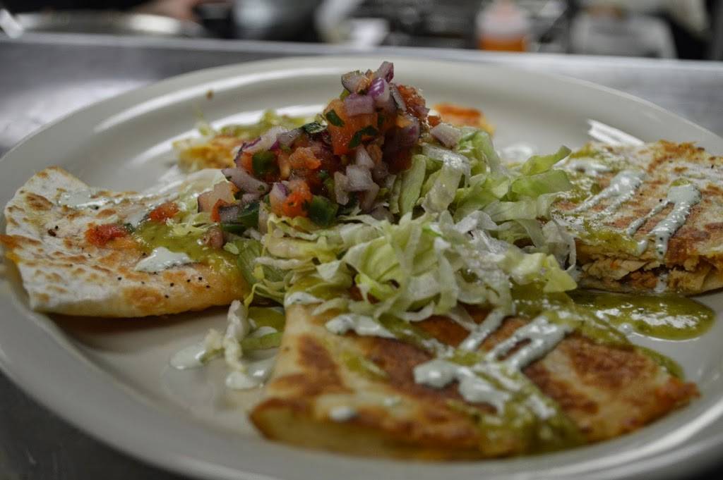 BaseCamp Pub | restaurant | 5750 Lakeside Dr, Lisle, IL 60532, USA | 3317774712 OR +1 331-777-4712