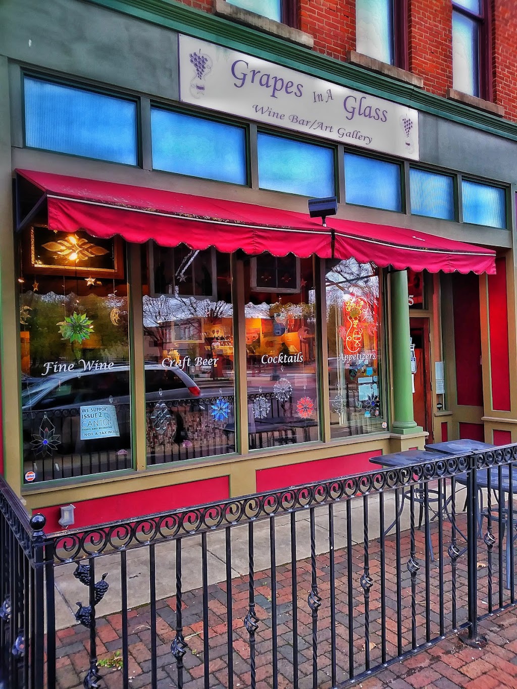 Grapes in a Glass | restaurant | 575 Market Ave N #1545, Canton, OH 44702, USA | 3304539463 OR +1 330-453-9463