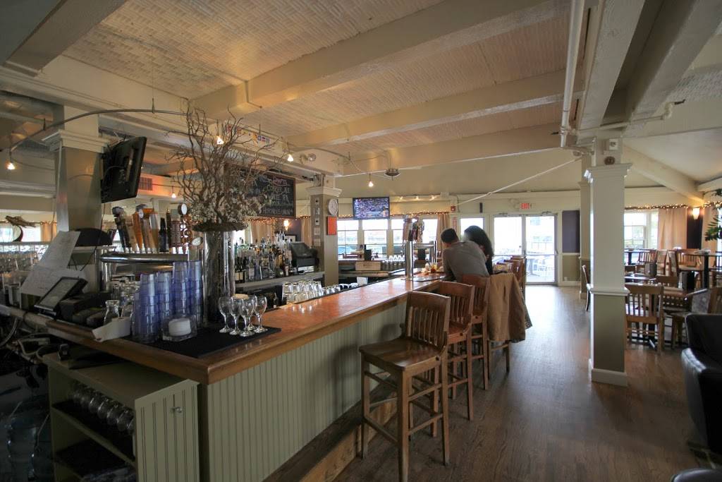 Finz | restaurant | 86 Wharf St, Salem, MA 01970, USA | 9787448485 OR +1 978-744-8485