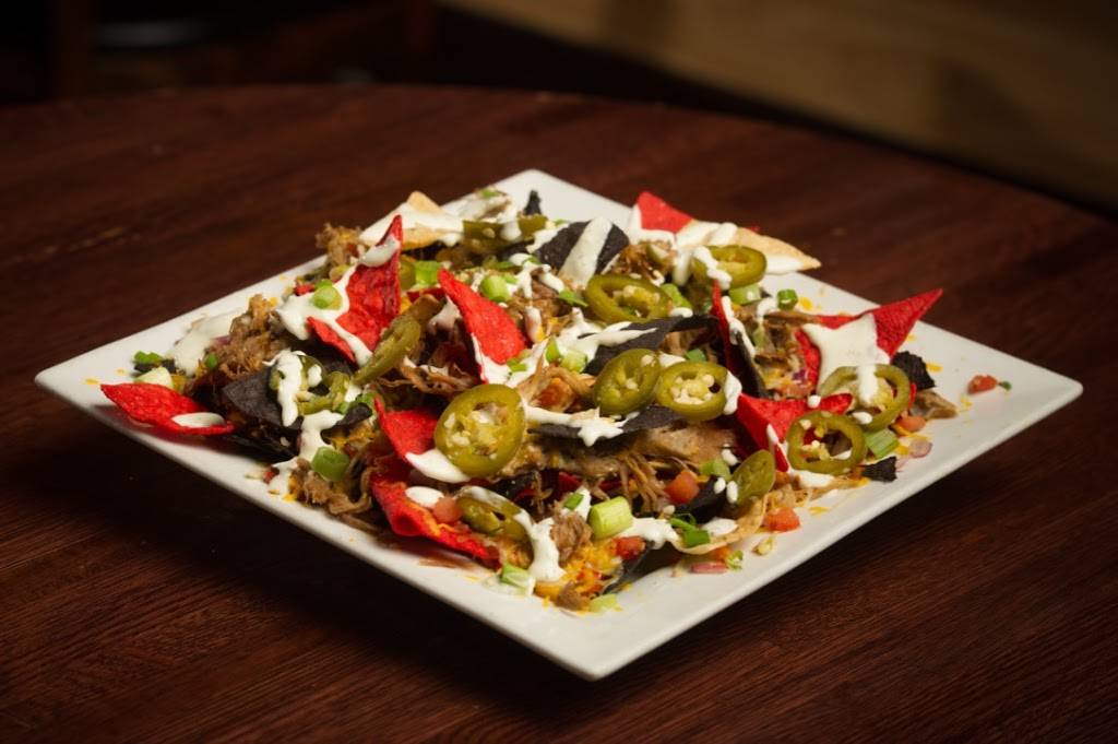 Front Street Pub & Eatery | restaurant | 208 E River Dr, Davenport, IA 52801, USA | 5633221569 OR +1 563-322-1569