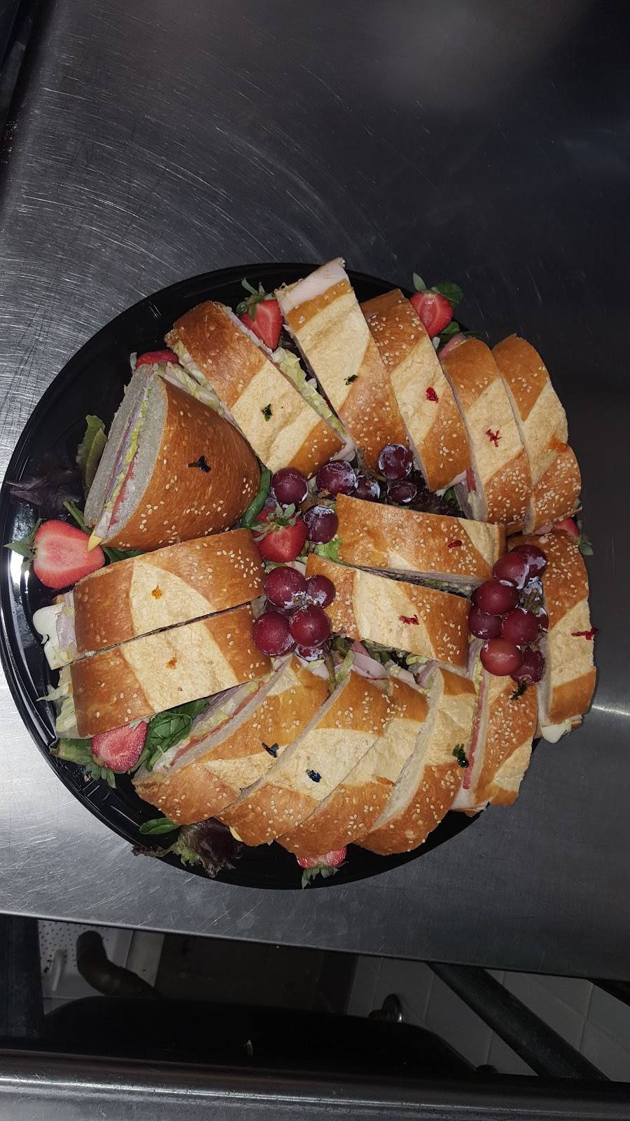 Emmas Deli | restaurant | 155 Bay Shore Rd, Deer Park, NY 11729, USA | 6315860200 OR +1 631-586-0200