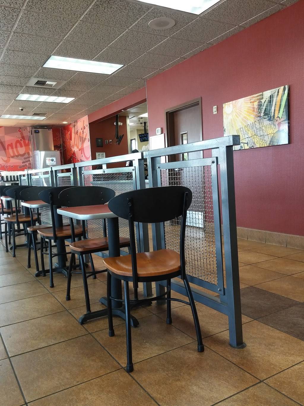 Jack in the Box | restaurant | 3085 E Central Ave, Fresno, CA 93725, USA | 5592376189 OR +1 559-237-6189