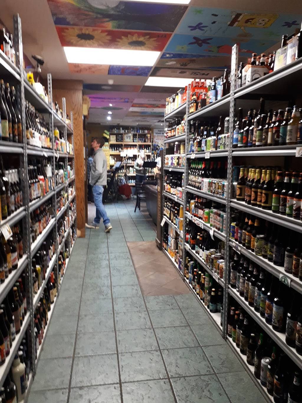 Vintage Estate Wine and Beer | restaurant | 7317 South Ave, Boardman, OH 44512, USA | 3306298080 OR +1 330-629-8080