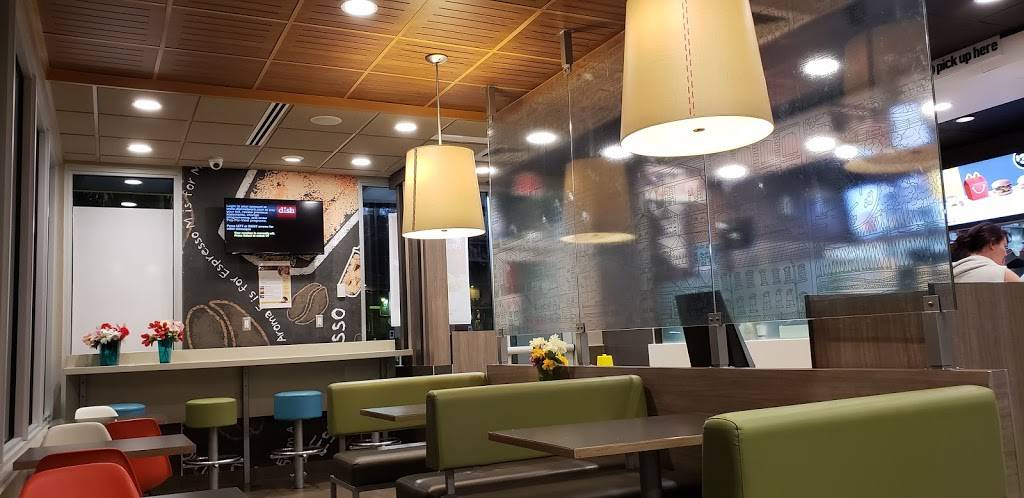 McDonalds | cafe | 4032 N Ocean Blvd, Fort Lauderdale, FL 33308, USA | 9545636255 OR +1 954-563-6255