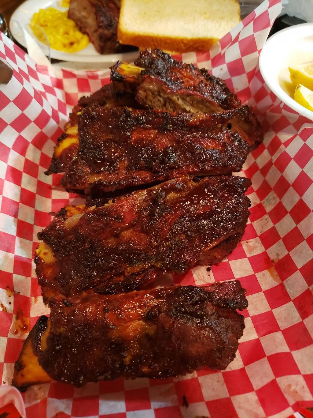 Gils Smoking Grille-Catering | restaurant | 1000 S Reynolds St, Alice, TX 78332, USA | 3613961222 OR +1 361-396-1222