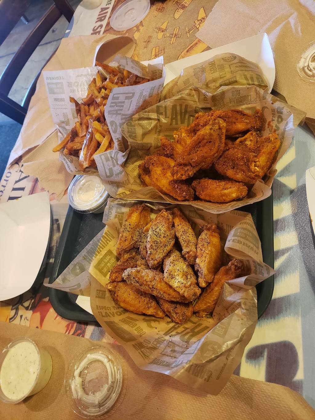 Wingstop | restaurant | 1060 N Main St #101b, Euless, TX 76039, USA | 8175710700 OR +1 817-571-0700