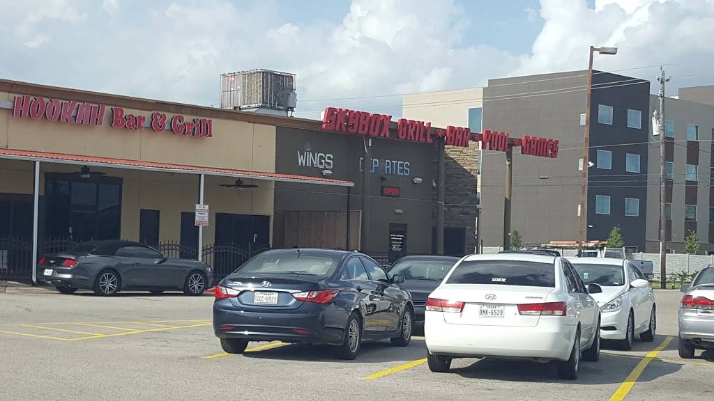 SkyBox Grill-Bar-Games | restaurant | 11314 Westheimer Rd, Houston, TX 77077, USA | 2815310266 OR +1 281-531-0266