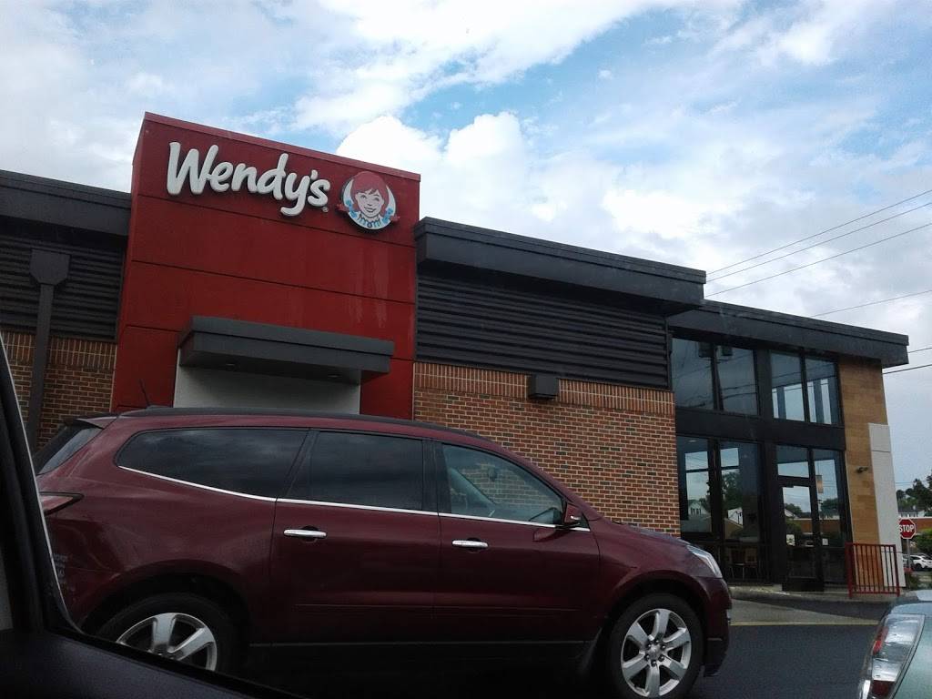 Wendys | restaurant | 872 N Main St, Culpeper, VA 22701, USA | 5408122847 OR +1 540-812-2847