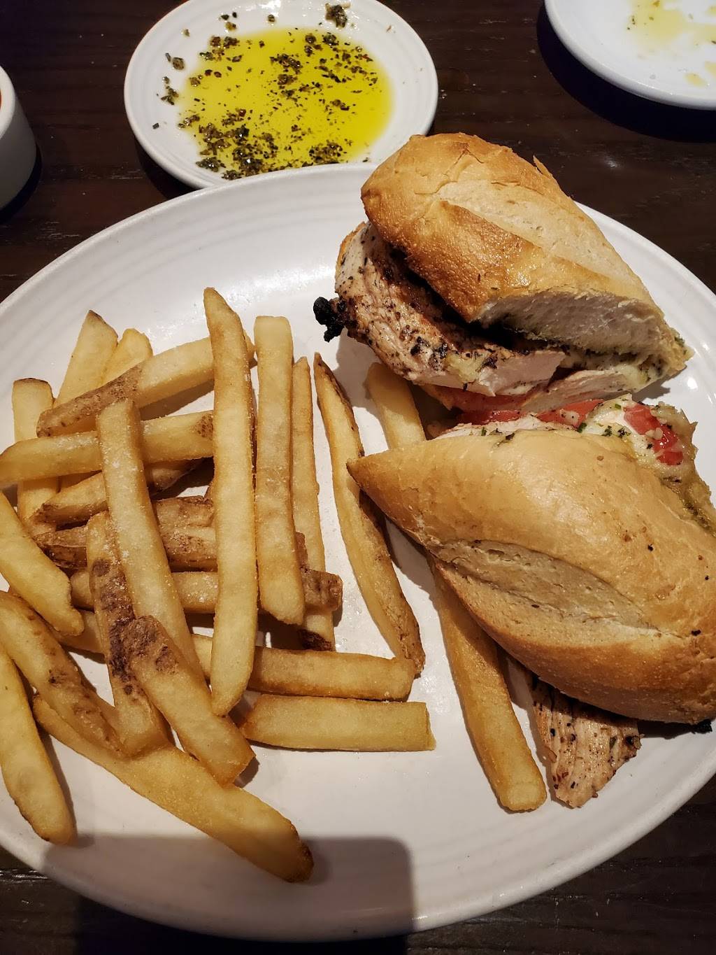 Carrabbas Italian Grill | restaurant | 9231 W Flagler St, Miami, FL 33174, USA | 3052269430 OR +1 305-226-9430