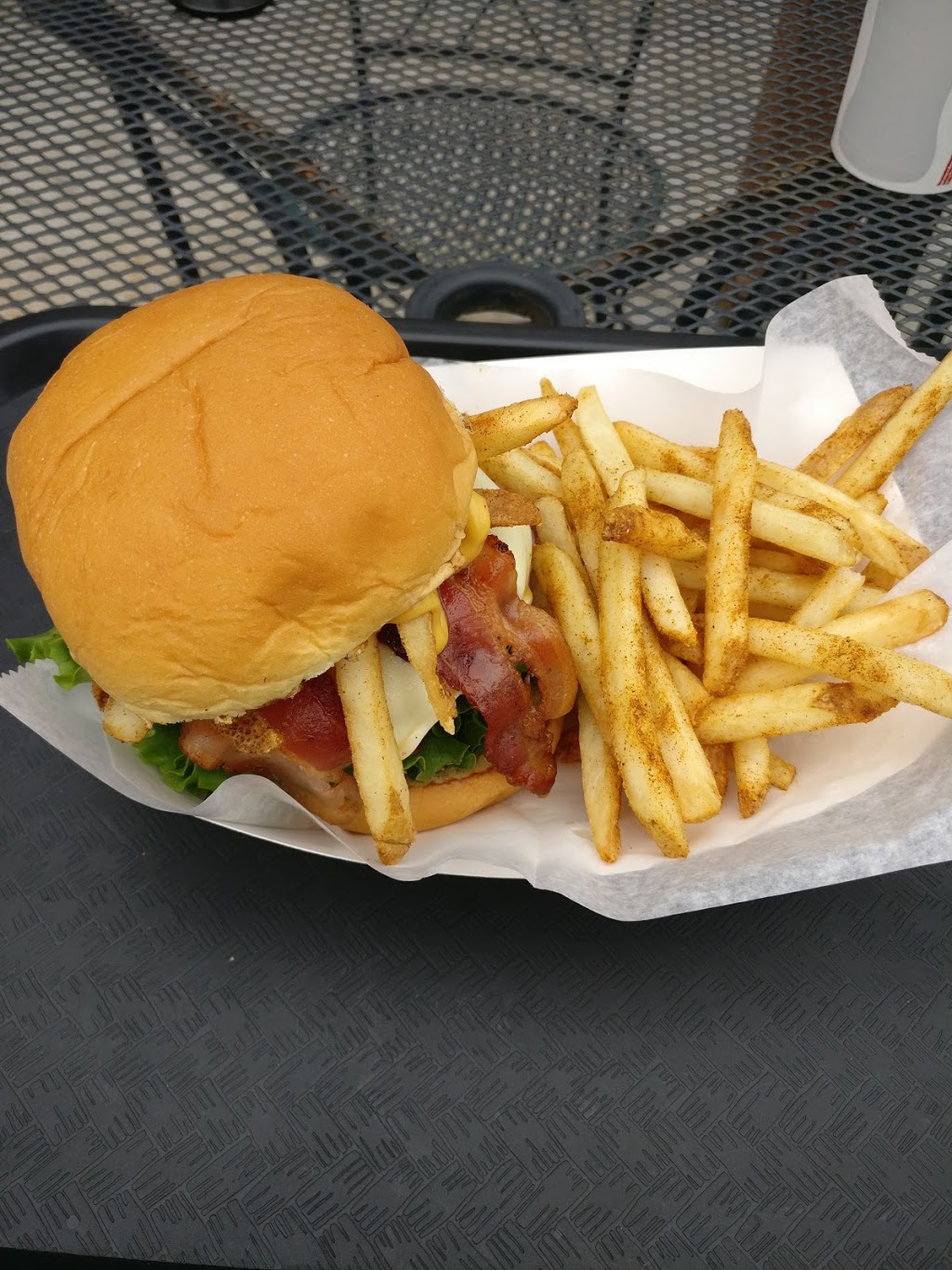 The Salty Cow | restaurant | 840 Street Rd, West Chester, PA 19382, USA | 6103990900 OR +1 610-399-0900