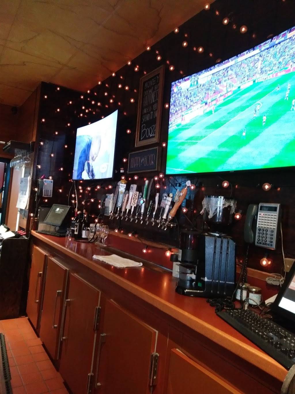 Round Table Pizza | meal delivery | 150 Alamo Plaza A, Alamo, CA 94507, USA | 9258376660 OR +1 925-837-6660