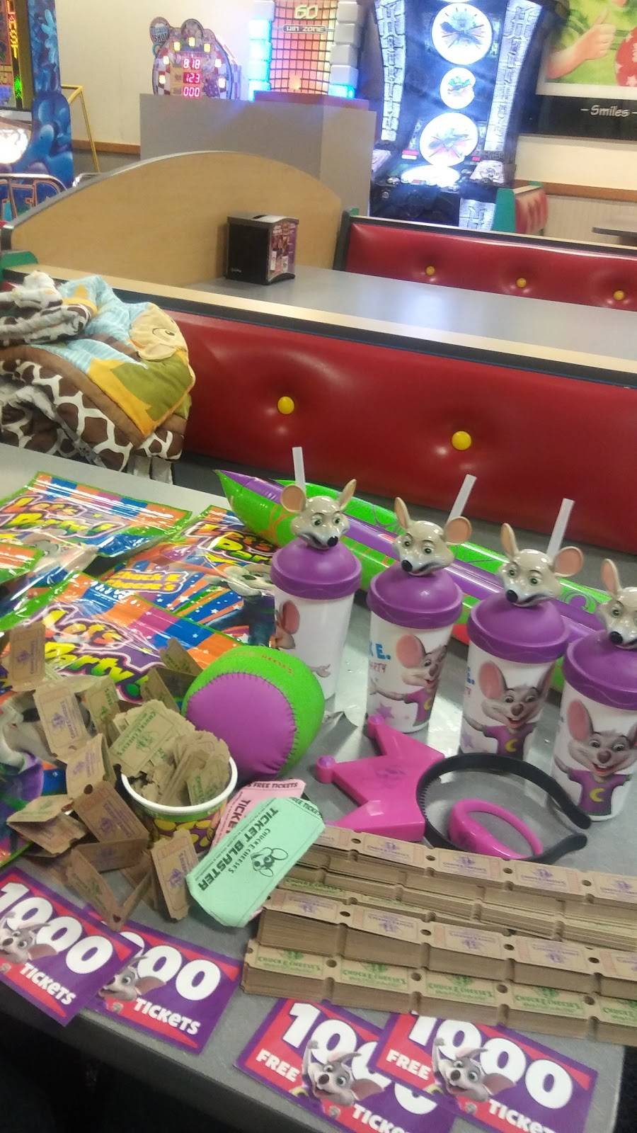 Chuck E. Cheese | restaurant | 2215 SW Wanamaker Rd, Topeka, KS 66614, USA | 7852727306 OR +1 785-272-7306